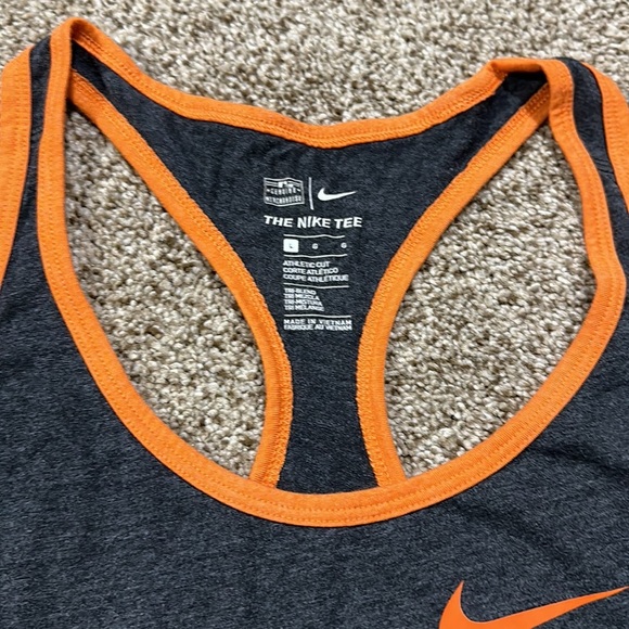 San Francisco Giants Nike tank top. - Picture 4 of 7